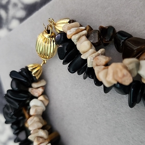 Vintage 3 strand tigers eye and onyx necklace. - Picture 2 of 4